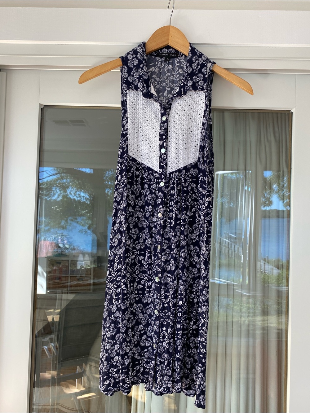 Signature Studio Navy and White Floral Midi Dress